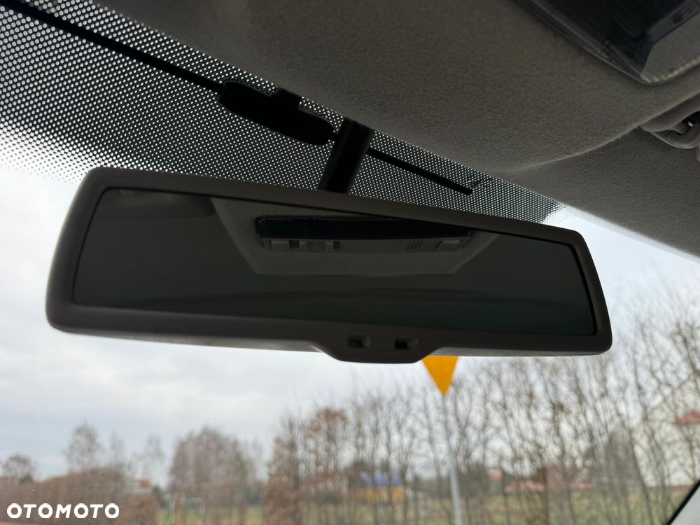 Volkswagen TRANSPORTER L2H1 - 18