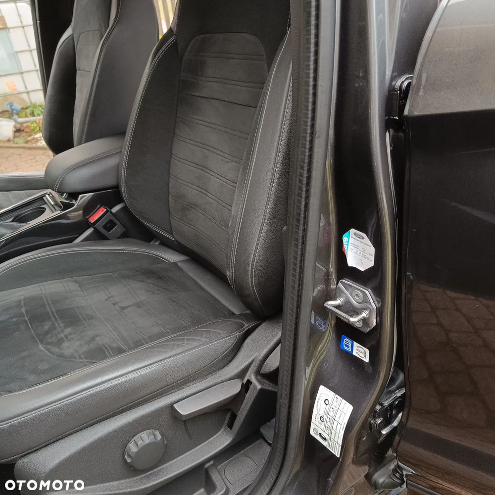 Ford Kuga 2.0 TDCi AWD ST-Line - 22