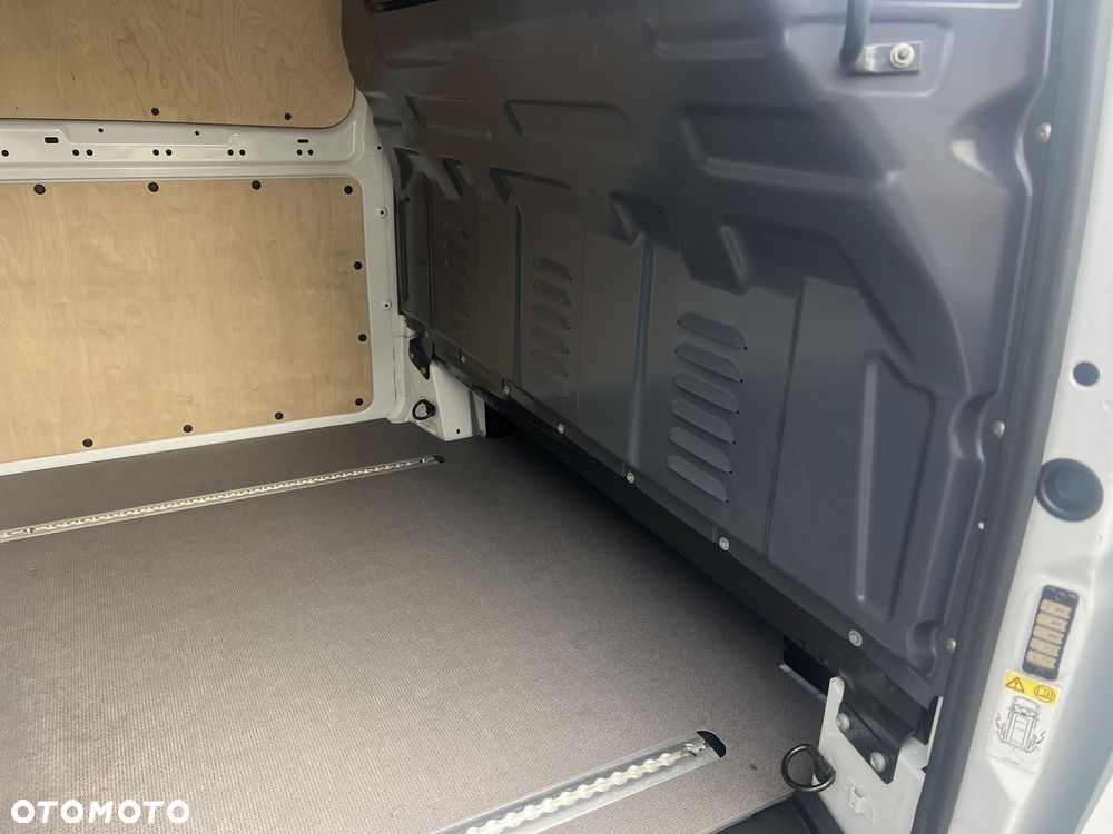 Mercedes-Benz Vito - 17