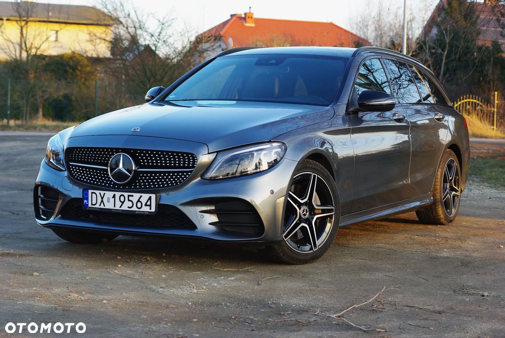 Mercedes-Benz Klasa C 300 d T 9G-TRONIC AMG Line - 2