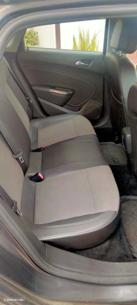 Opel Astra 1.7 CDTI DPF Cosmo - 11