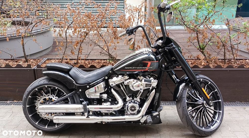 Harley-Davidson Softail Breakout - 7