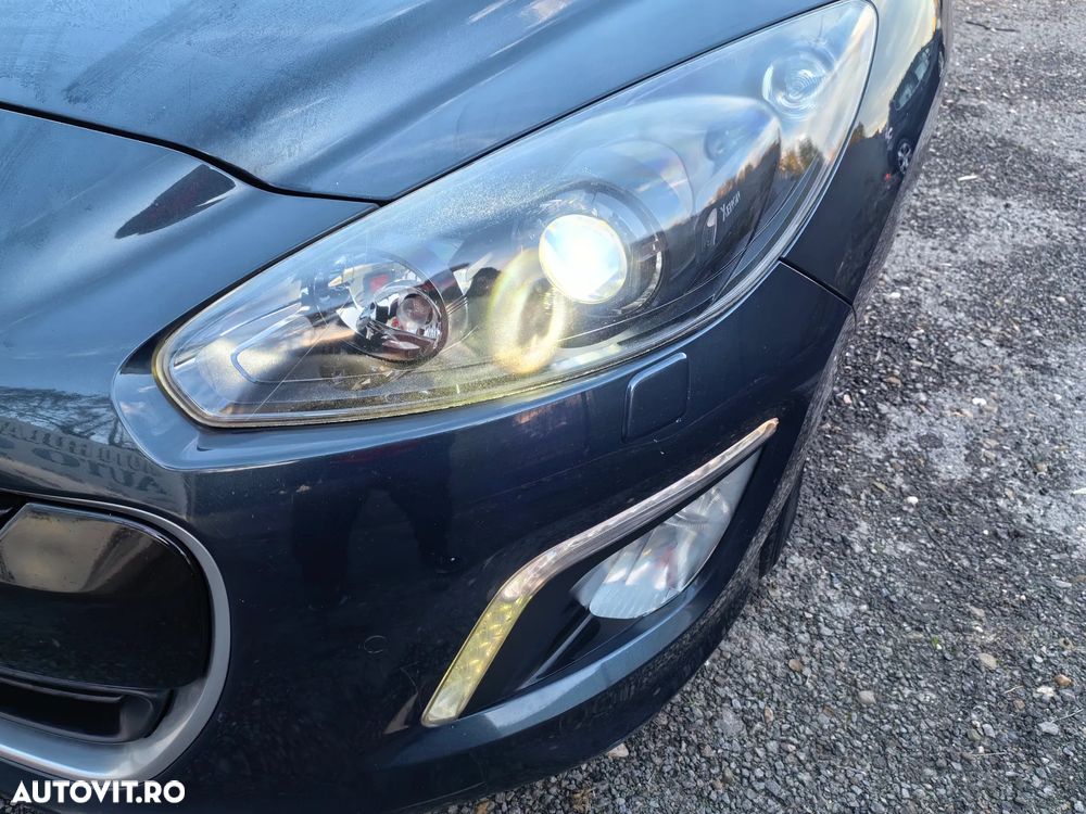 Peugeot 308 HDi FAP 110 NAVTEQ ON BOARD - 12