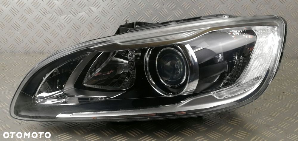 lampa reflektor lewy lewa przód przednia XENON VOLVO V60 I LIFT 2013-18 EU - 1