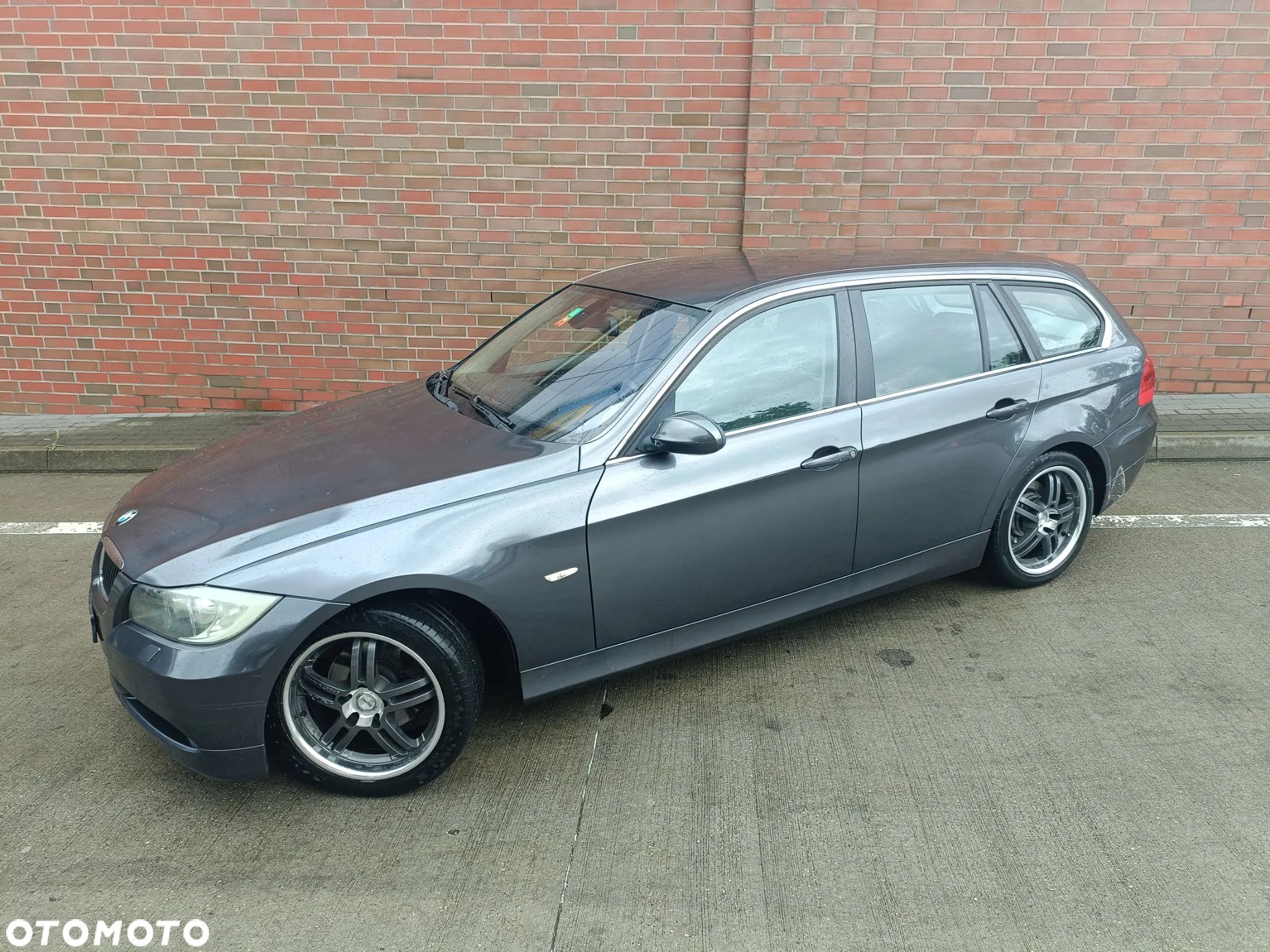 BMW Seria 3 325i - 1