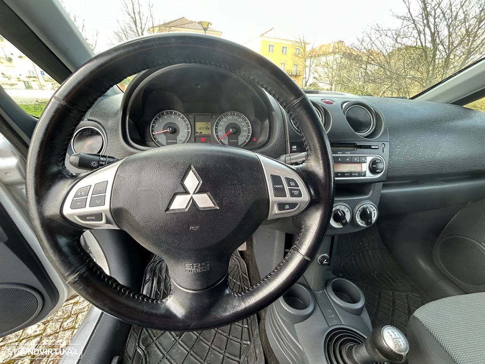 Mitsubishi Colt - 24