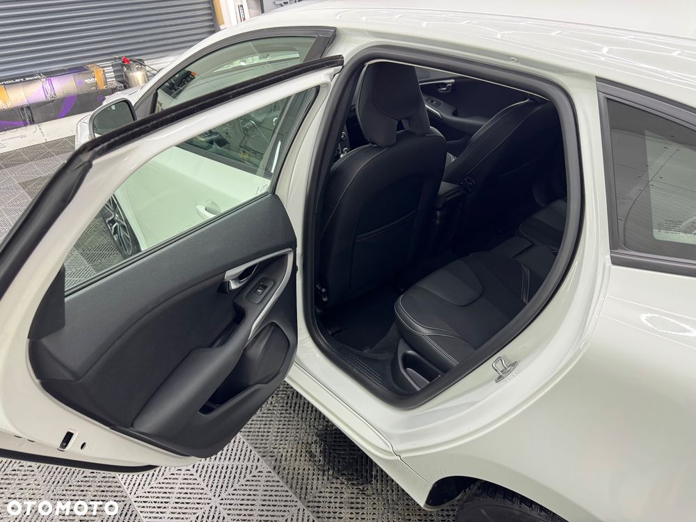 Volvo V40 T2 Geartronic Momentum - 18