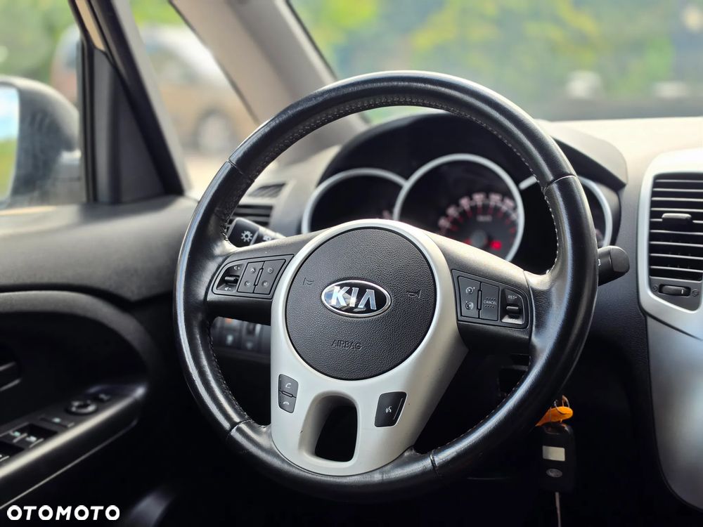 Kia Venga - 34