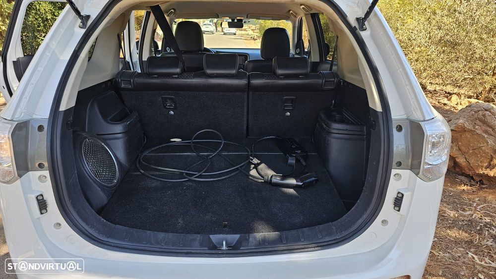 Mitsubishi Outlander - 18