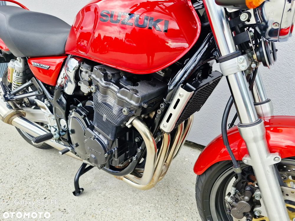 Suzuki GSX - 20