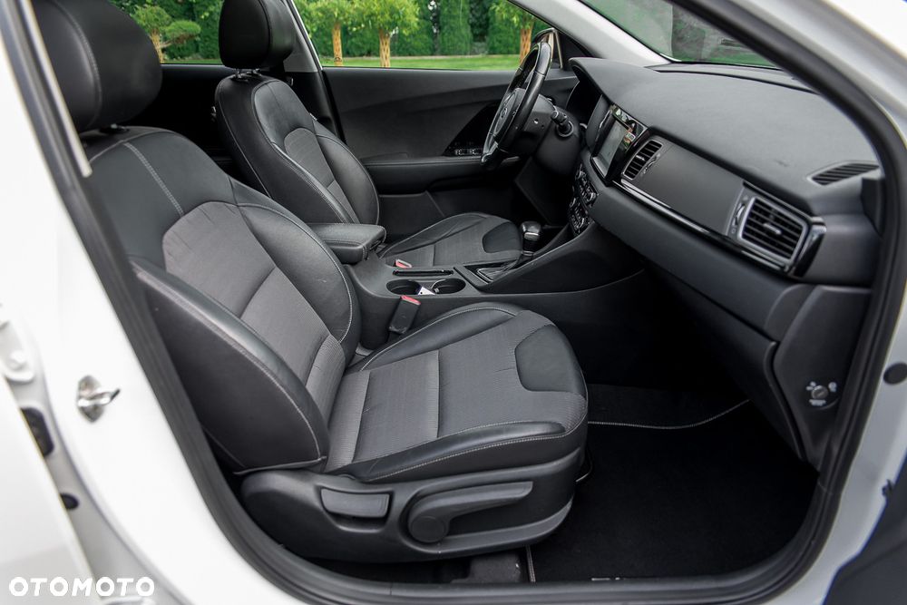 Kia Niro 1.6 GDI Hybrid L - 25