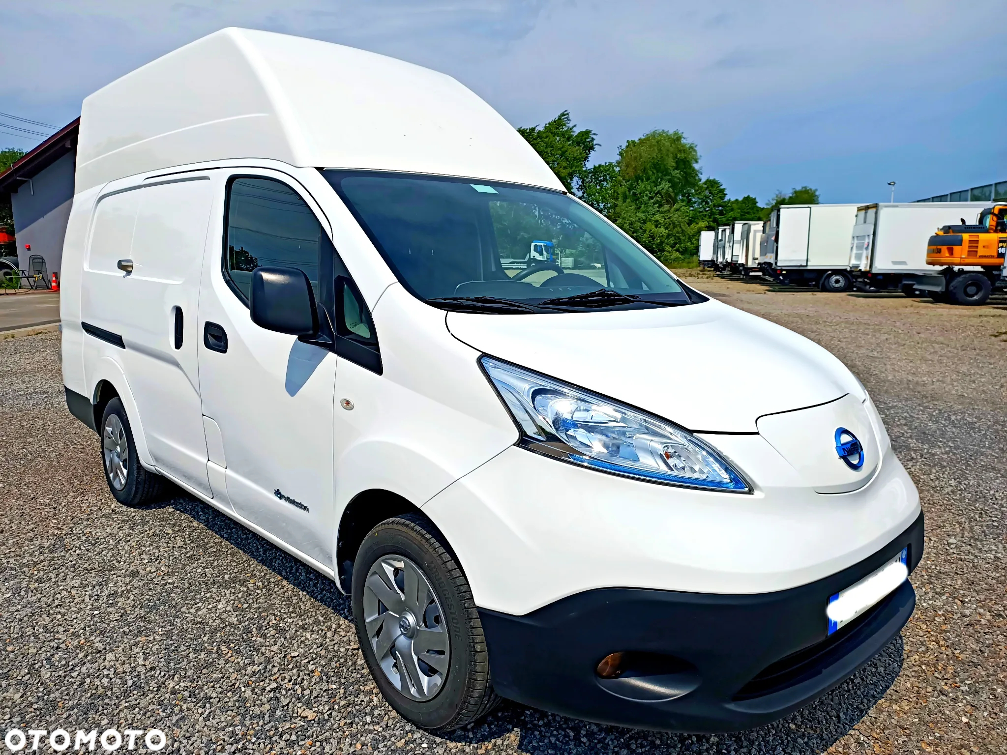 Nissan ENV 200 Maxi - 3