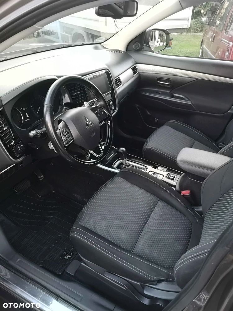 Mitsubishi Outlander 2.2 DI-D Intense + SDA 4WD - 4