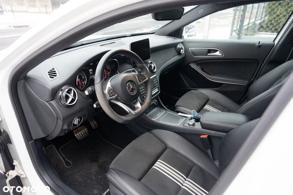 Mercedes-Benz GLA 180 7G-DCT Edition 1 - 7