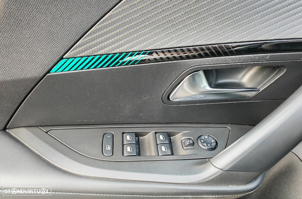 Peugeot 2008 1.5 BlueHDi Allure Pack EAT8 - 13