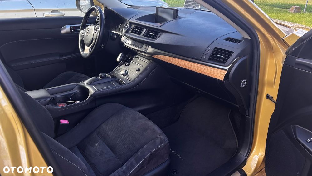 Lexus CT 200h Prestige - 20