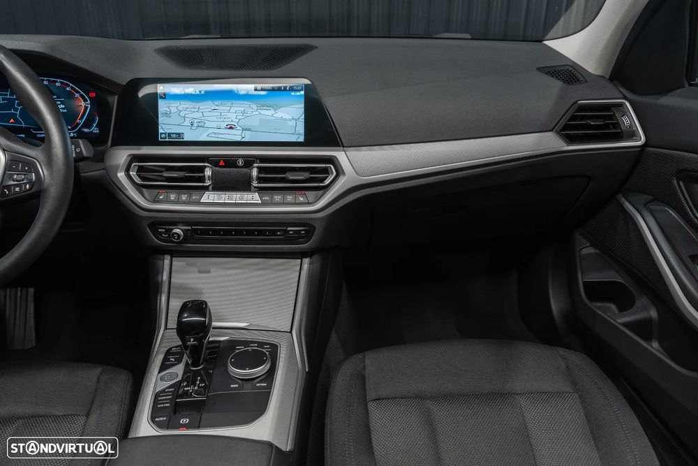 BMW 318 d Aut. Sport Line - 8