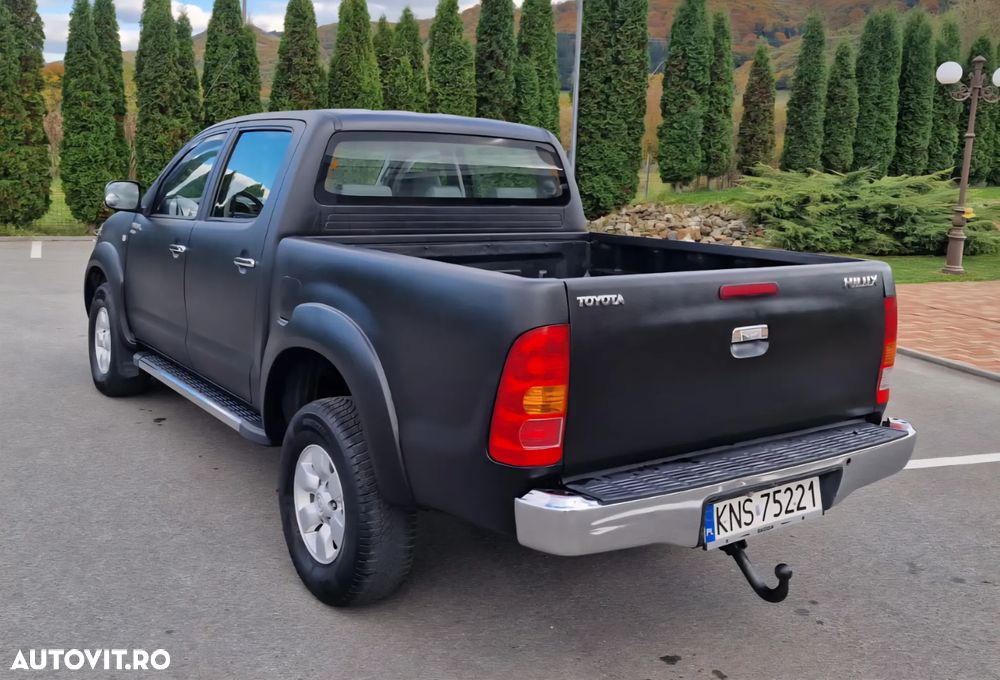 Toyota Hilux 4x4 Double Cab - 3