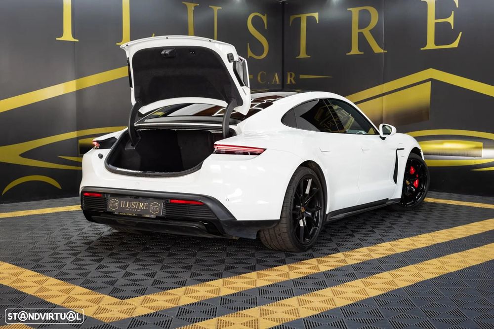 Porsche Taycan Sport Turismo GTS - 8