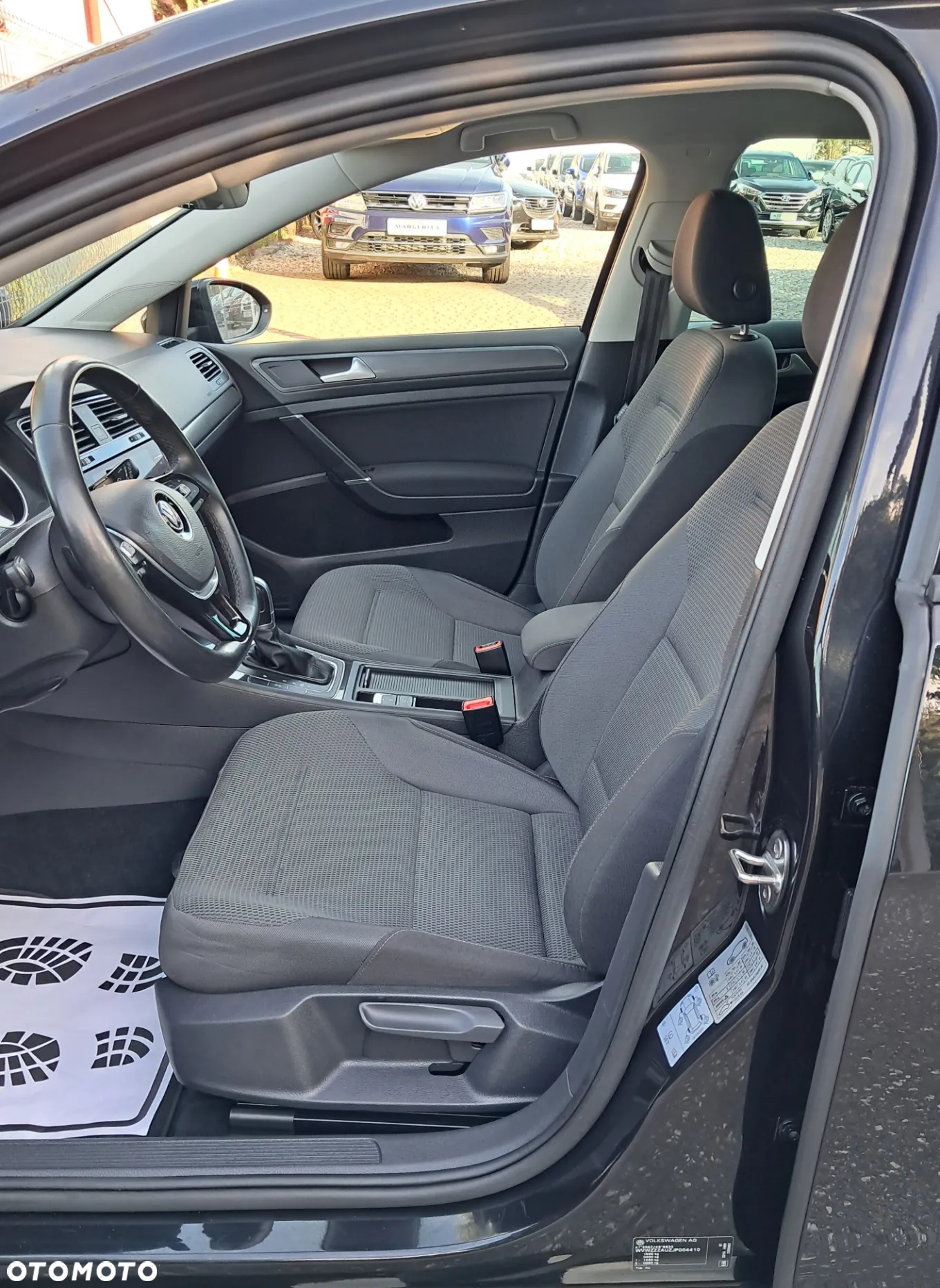 Volkswagen Golf 1.6 TDI SCR DSG Comfortline - 9