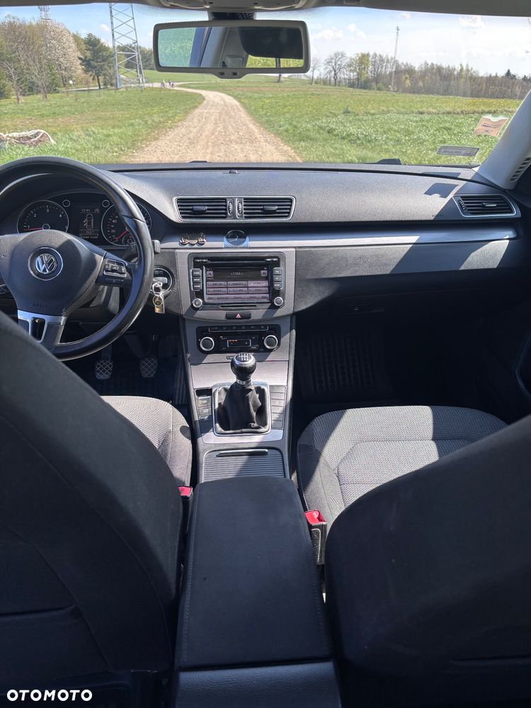Volkswagen Passat 1.6 TDI DPF BlueMotion Technology Comfortline - 18