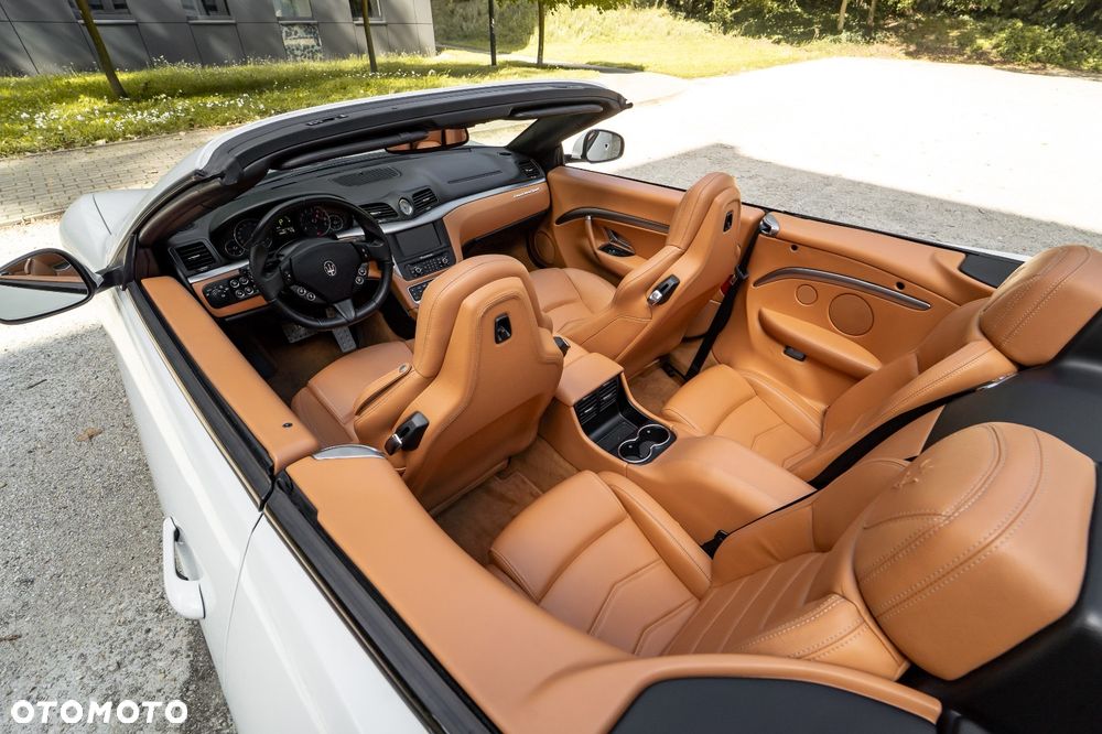 Maserati GranCabrio Sport - 21