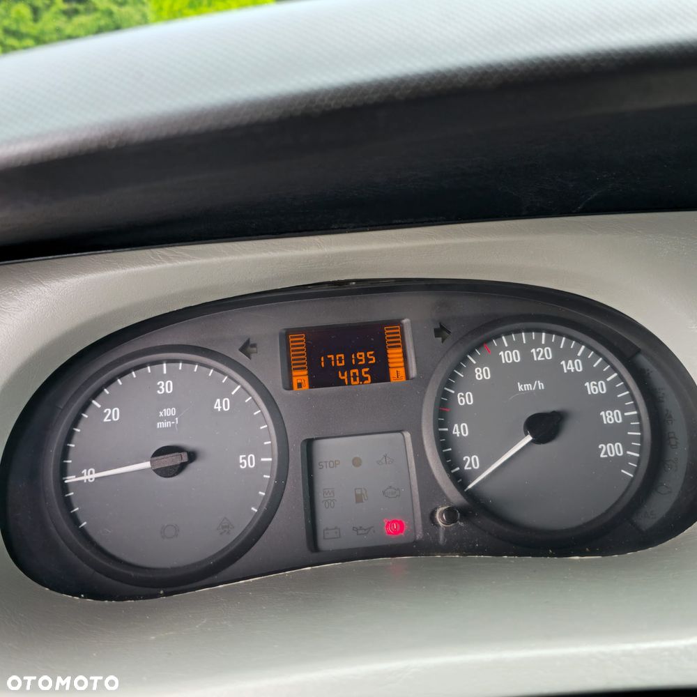 Opel Vivaro - 32