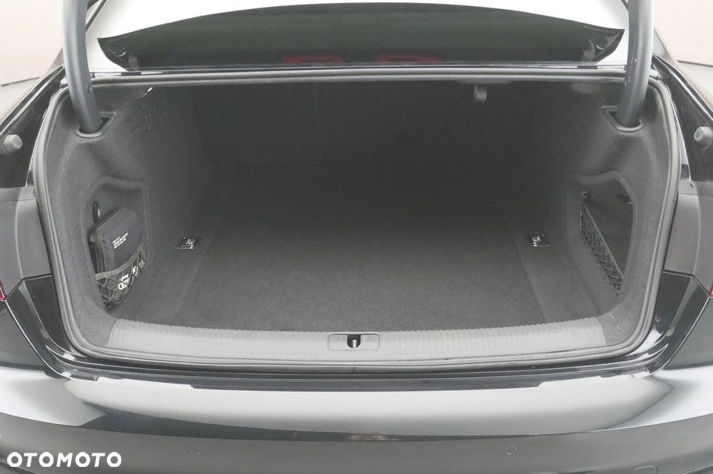Audi A4 Limousine - 16