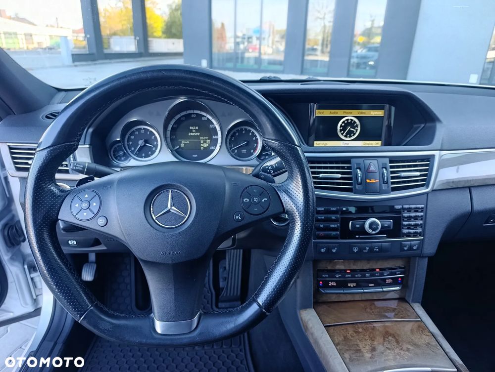 Mercedes-Benz Klasa E - 21