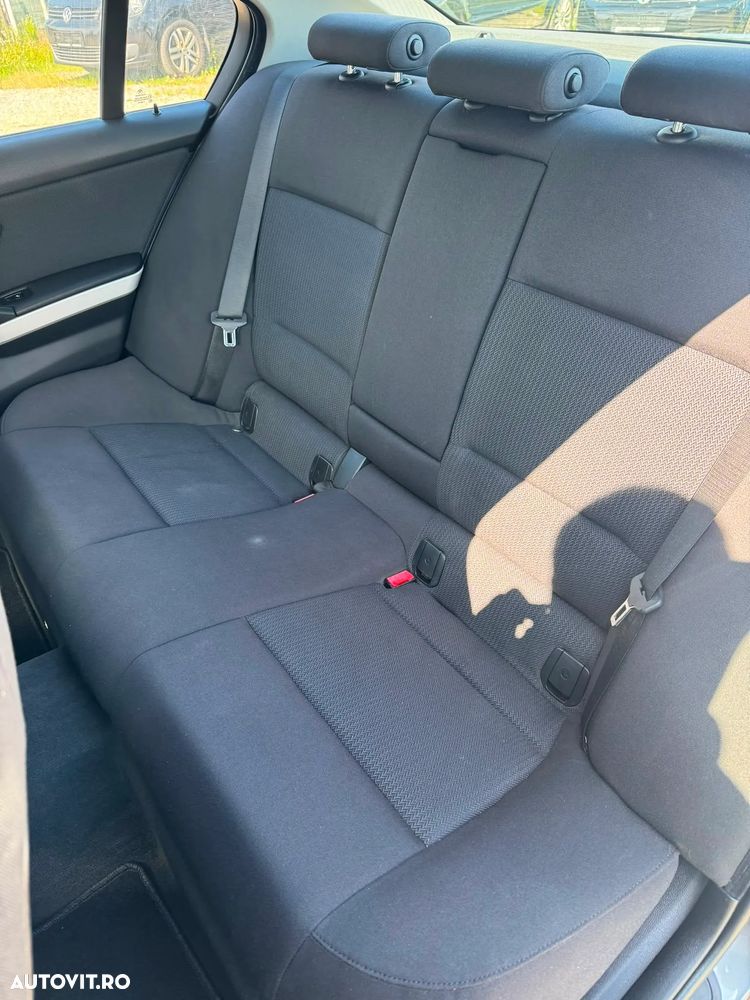 BMW Seria 3 318i - 17
