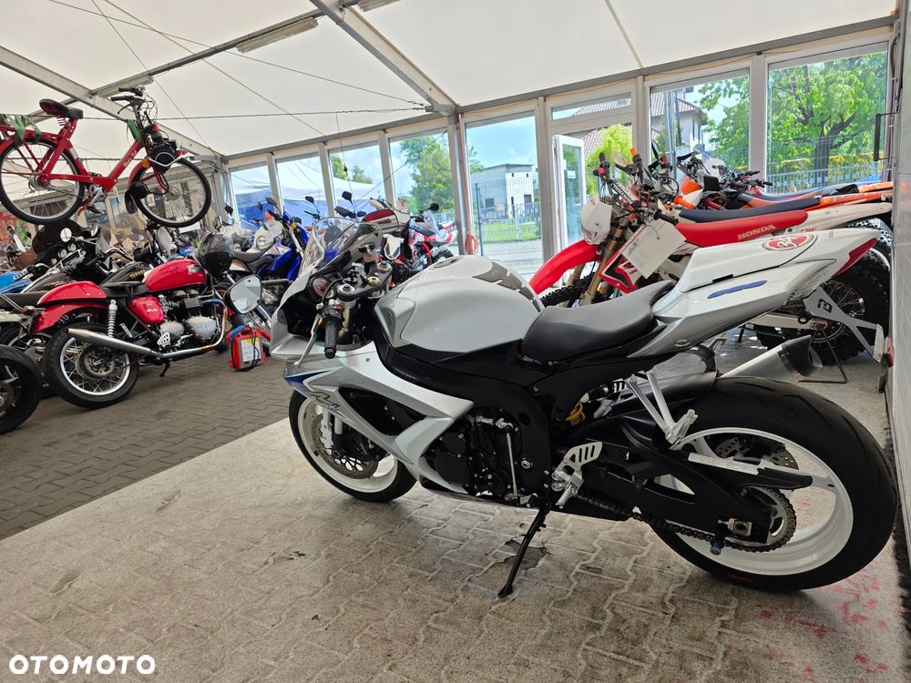 Suzuki GSX-R - 11