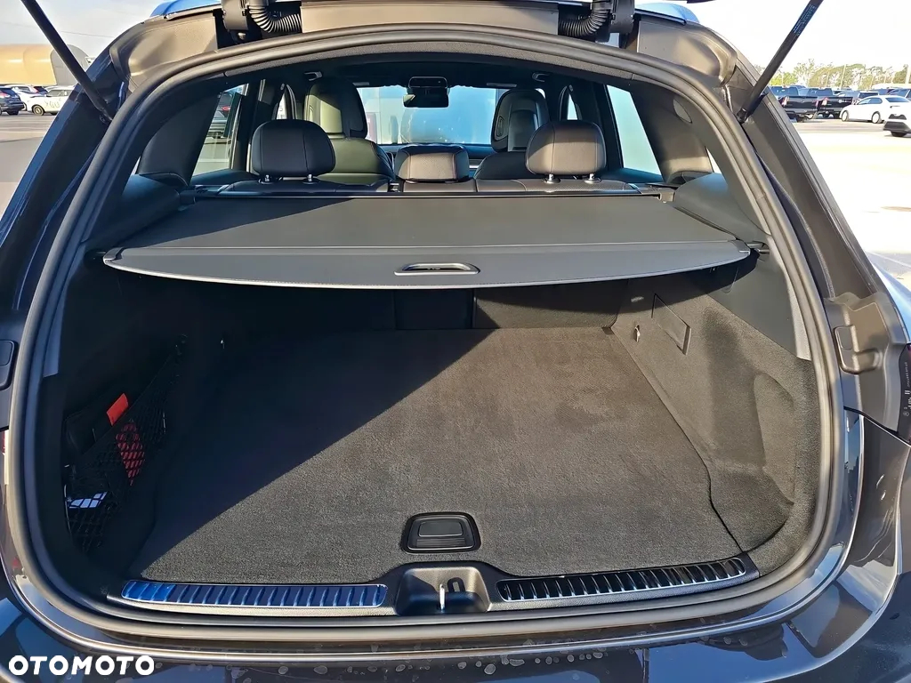Mercedes-Benz GLC - 12