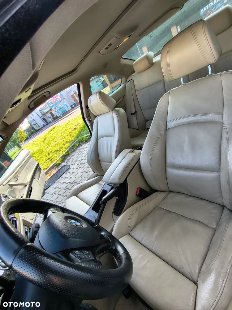 BMW Seria 3 320i - 12