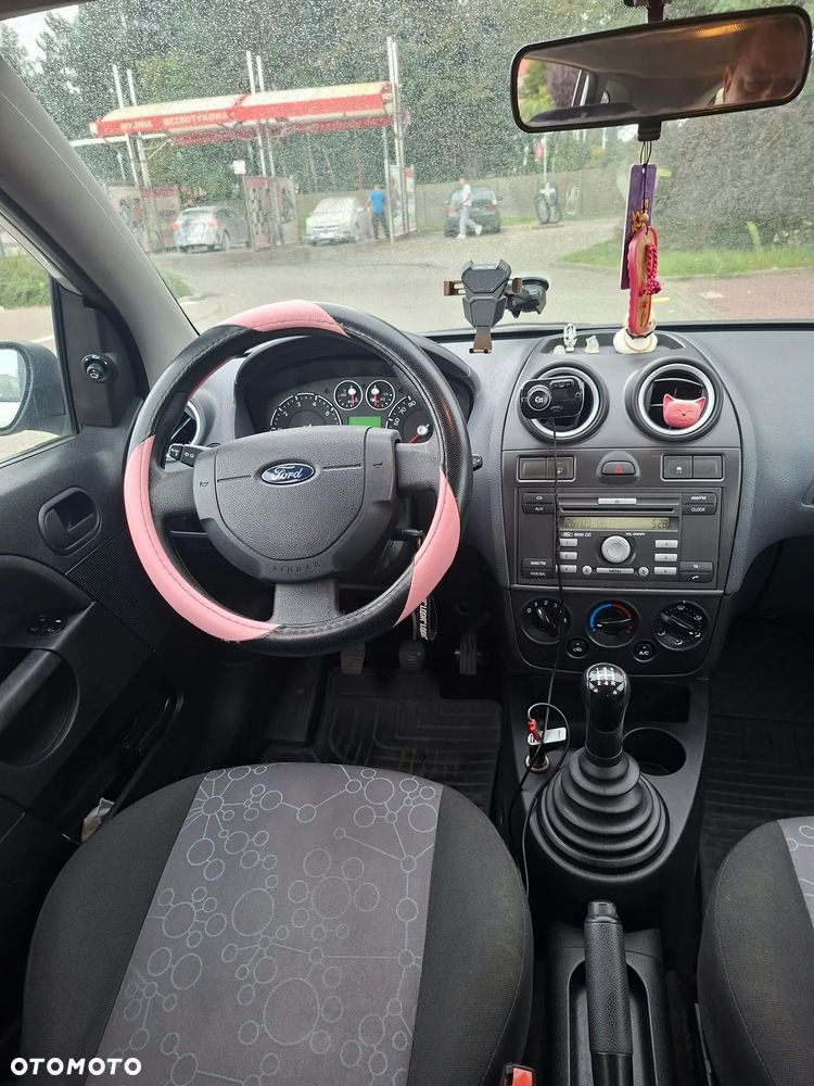 Ford Fiesta - 9