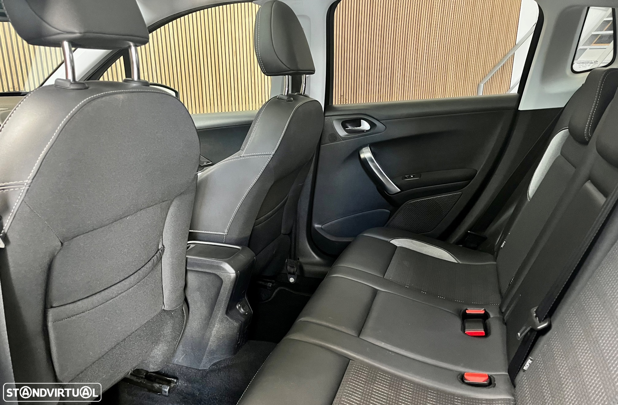 Peugeot 2008 1.5 BlueHDi Allure - 16