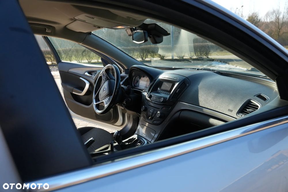 Opel Insignia - 15