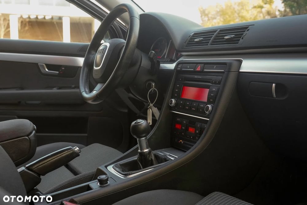 Audi A4 Avant 2.0 TDI DPF - 32