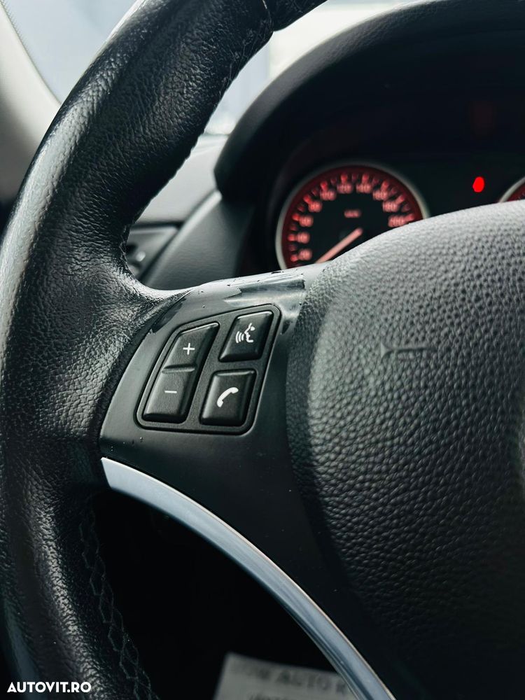 BMW X1 xDrive18d - 27