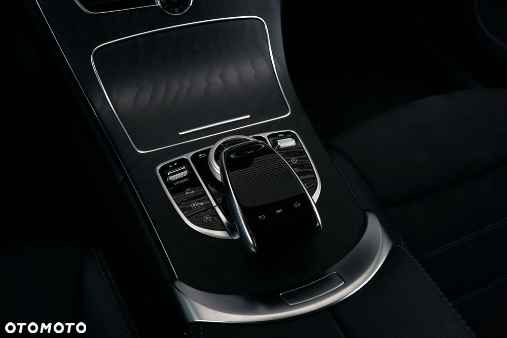 Mercedes-Benz Klasa C 200 4MATIC 9G-TRONIC - 21