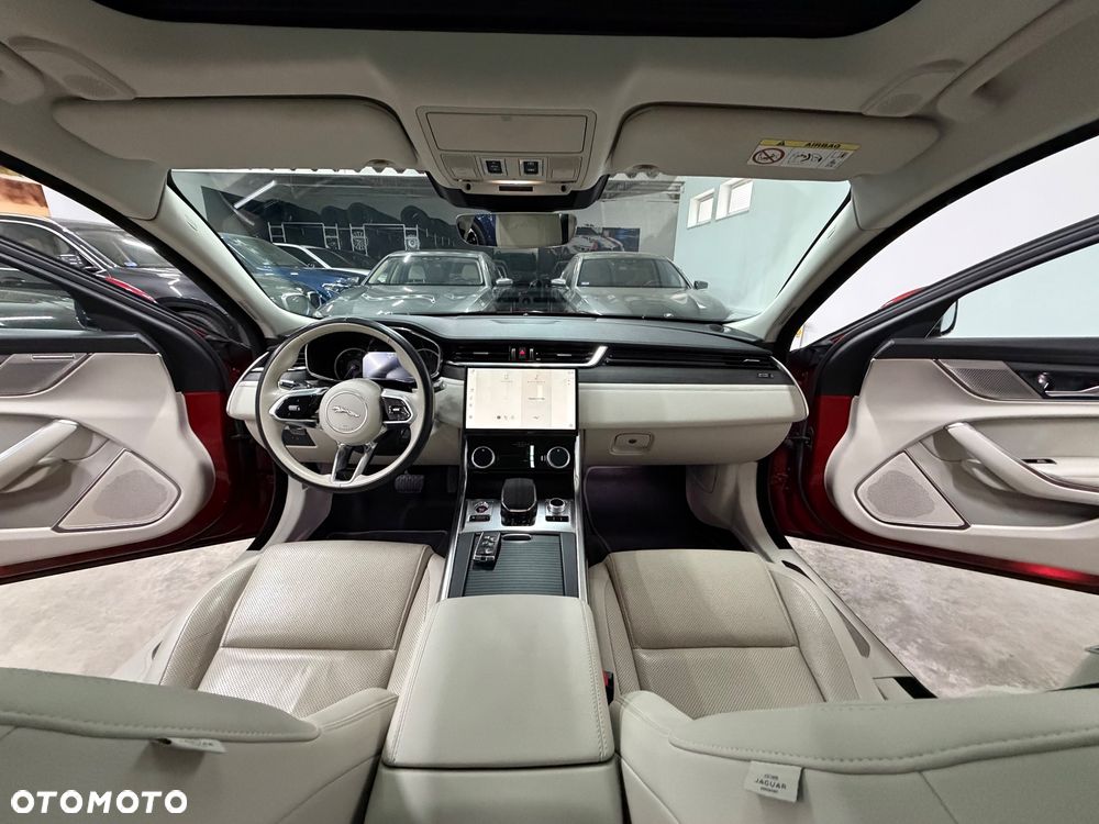 Jaguar XF 2.0 D200 mHEV AWD R-Dynamic SE - 31