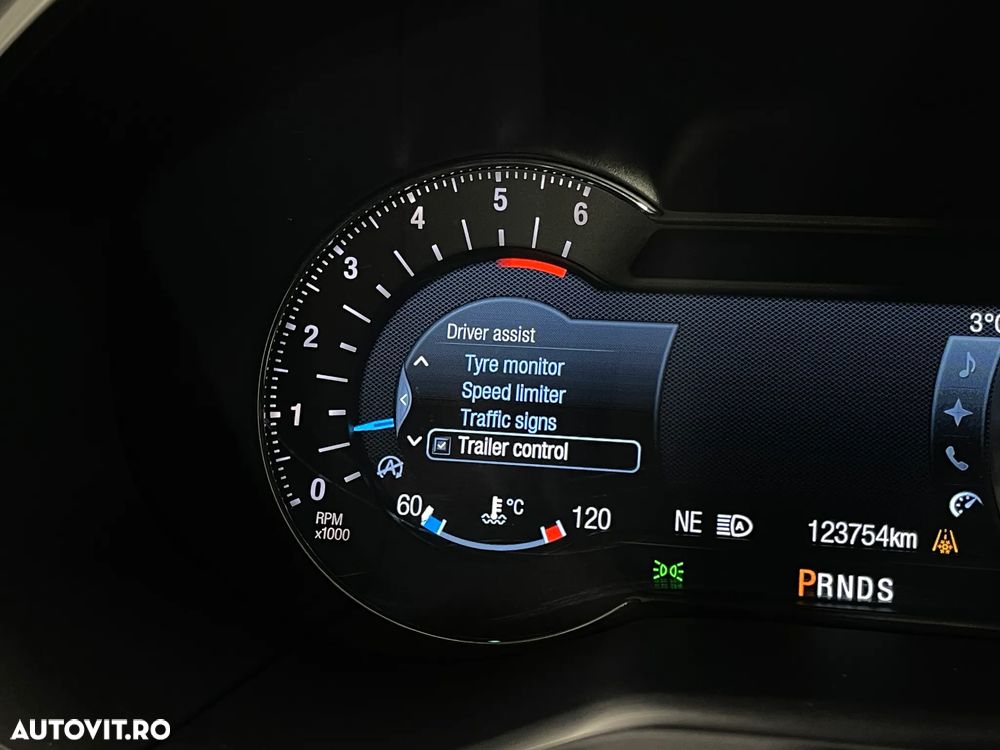 Ford Edge 2.0 TDCi Bi-Turbo 4x4 ST-LINE - 35