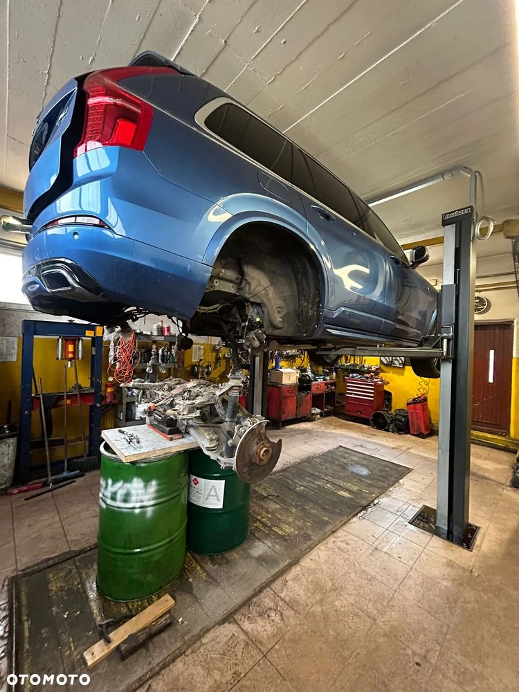 Volvo XC 90 T8 AWD Plug-In Hybrid R-Design 7os - 29