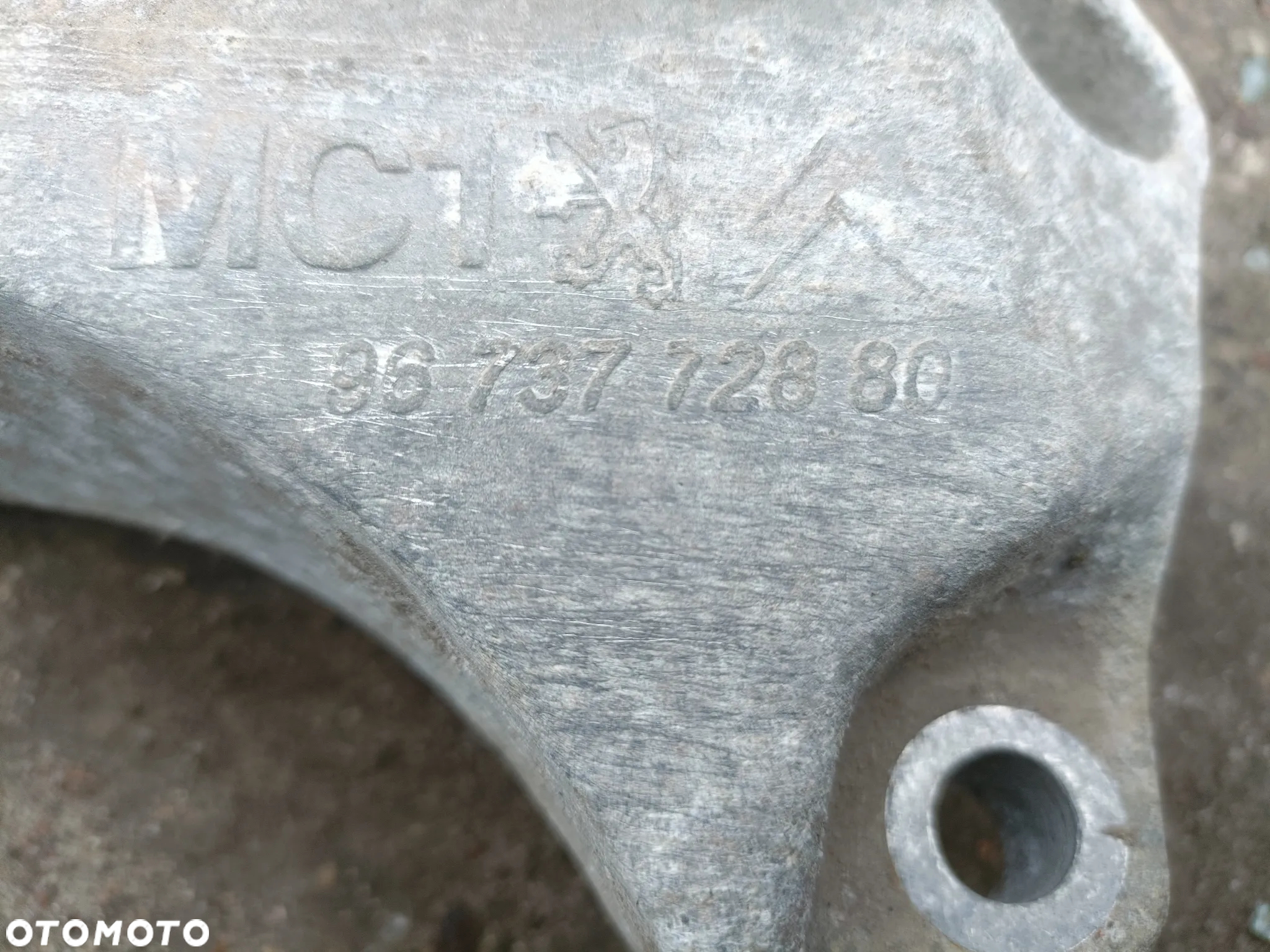 Peugeot Citroen łapa skrzyni 9673772880 - 3