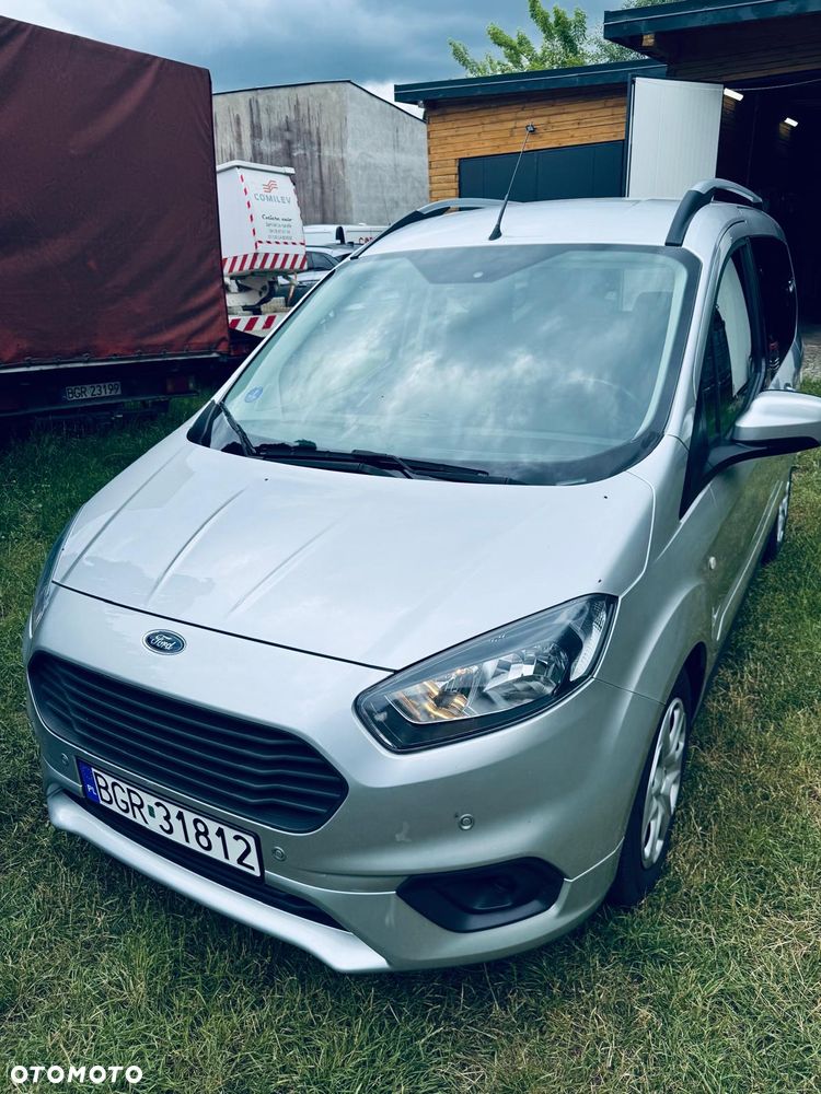 Ford E-Tourneo Courier - 6