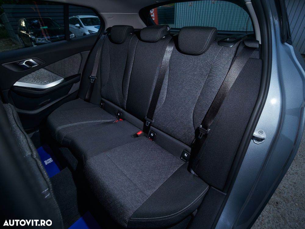 BMW Seria 1 120 AT MHEV - 20