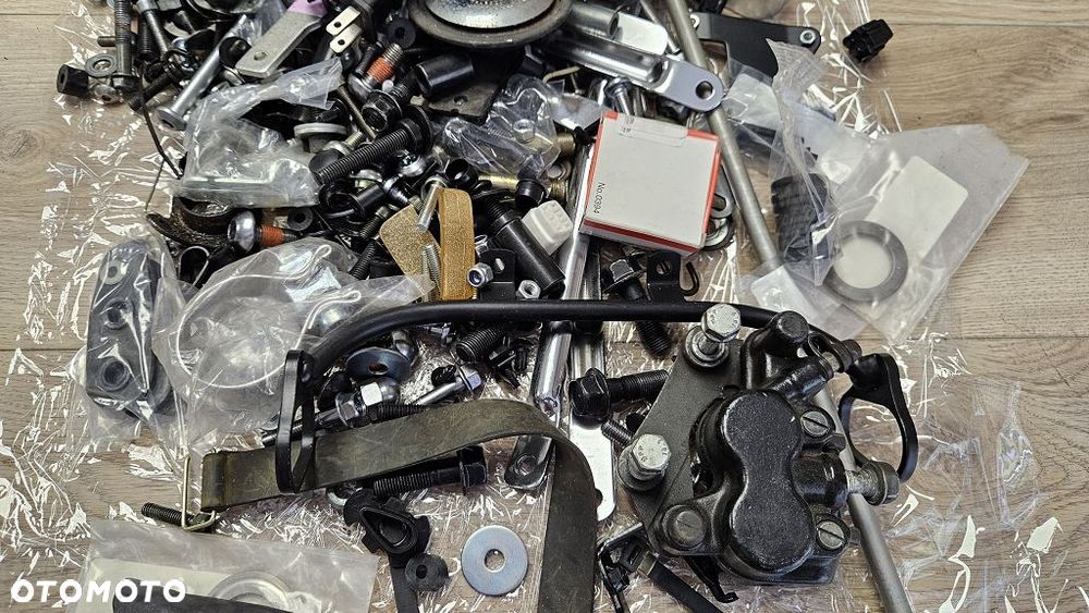 Zestaw śrub, mocowań i części motocyklowych / mechanicznych / mix elementów - 3