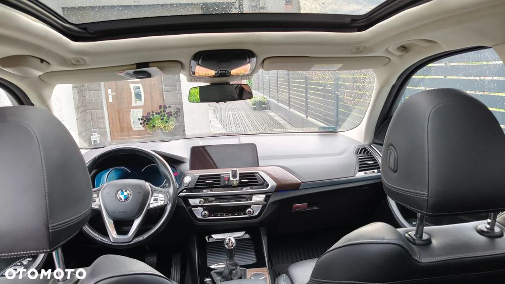 BMW X3 sDrive18d Luxury Line - 18