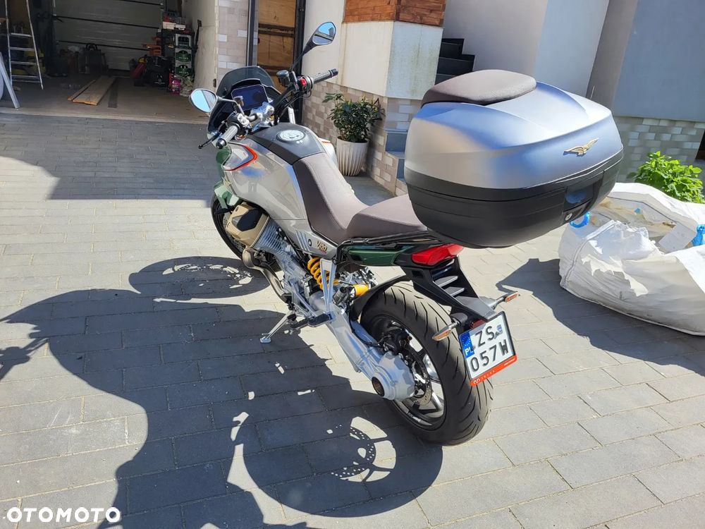 Moto Guzzi V100 Mandello - 5