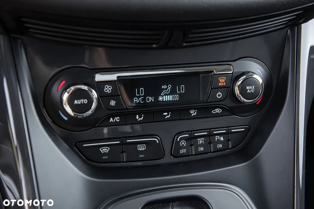 Ford Kuga 1.5 EcoBoost 4WD Titanium - 24