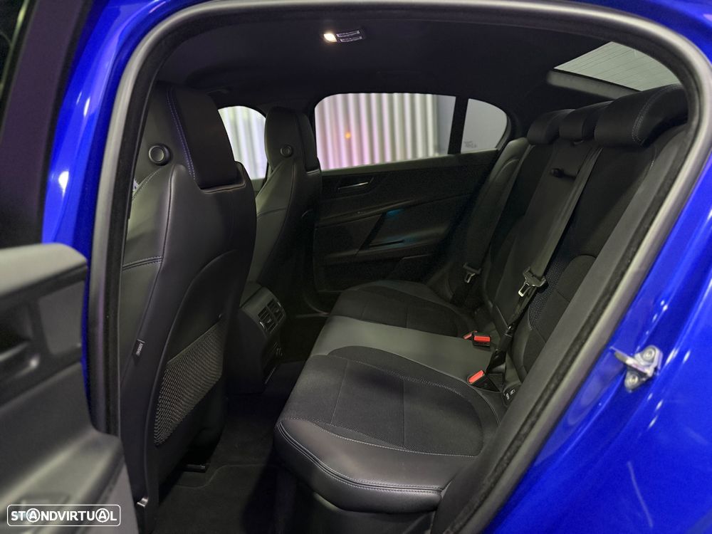 Jaguar XE 2.0 D R-Sport - 10